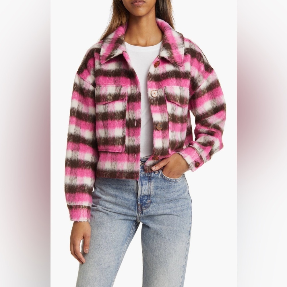 🩷 NWOT! Pink Plaid Crop Shacket